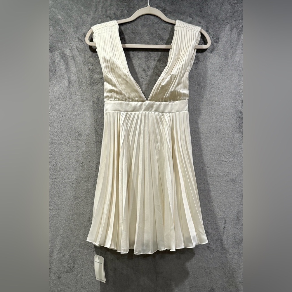 Abercrombie & Fitch White Plunge Pleated Satin Mini Dress Size XS Marilyn Monroe